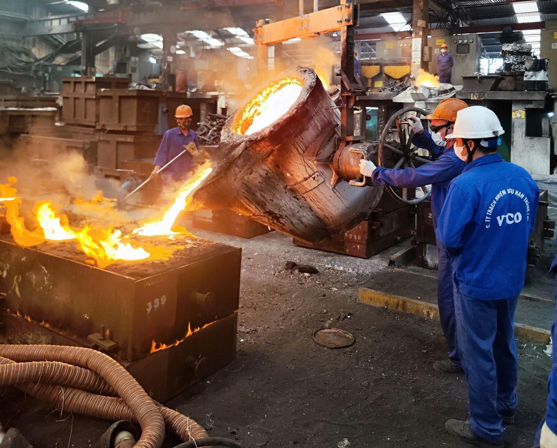 Ra quân sản xuất đầu năm: Bứt phá mục tiêu từ "đòn bẩy" công nghệ và AI