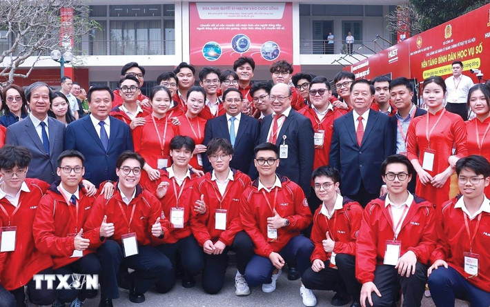 Thủ tướng Phạm Minh Chính dự Lễ phát động phong trào và ra mắt nền tảng “Bình dân học vụ số”