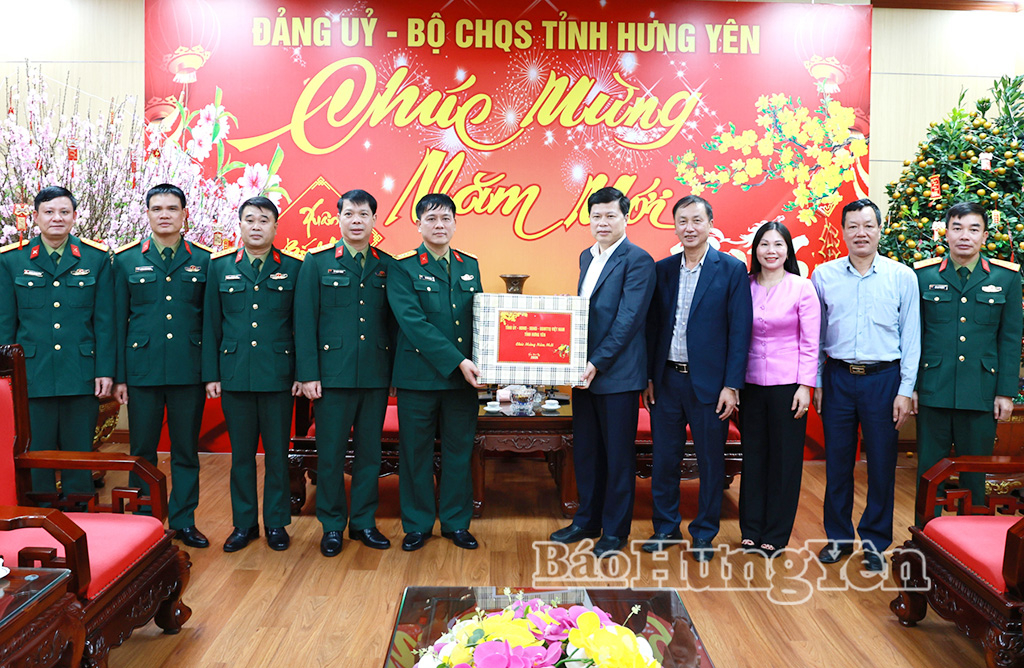 Đồng chí Phó Bí thư Thường trực Tỉnh ủy, Chủ tịch Ủy ban MTTQ Việt Nam tỉnh Trần Quốc Toản thăm, chúc Tết các đơn vị