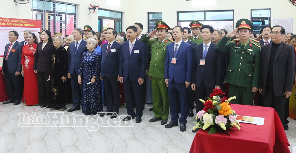Đồng chí Chủ tịch UBND tỉnh Phạm Quang Ngọc dự khai mạc bầu cử tại Khu vực bỏ phiếu số 16, xã Quỳnh Phụ
