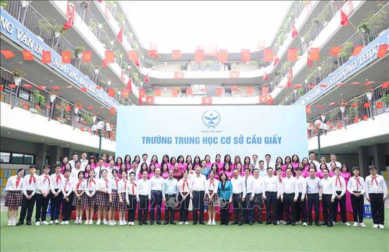 Tổng Bí thư Tô Lâm: Thúc đẩy đổi mới sáng tạo, chuyển đổi số trong trường học, không để học sinh nào bị bỏ lại phía sau