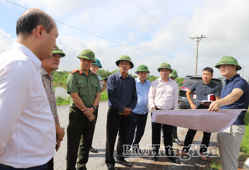 Đồng chí Phó Chủ tịch UBND tỉnh Nguyễn Hùng Nam kiểm tra công tác giải phóng mặt bằng các dự án trọng điểm