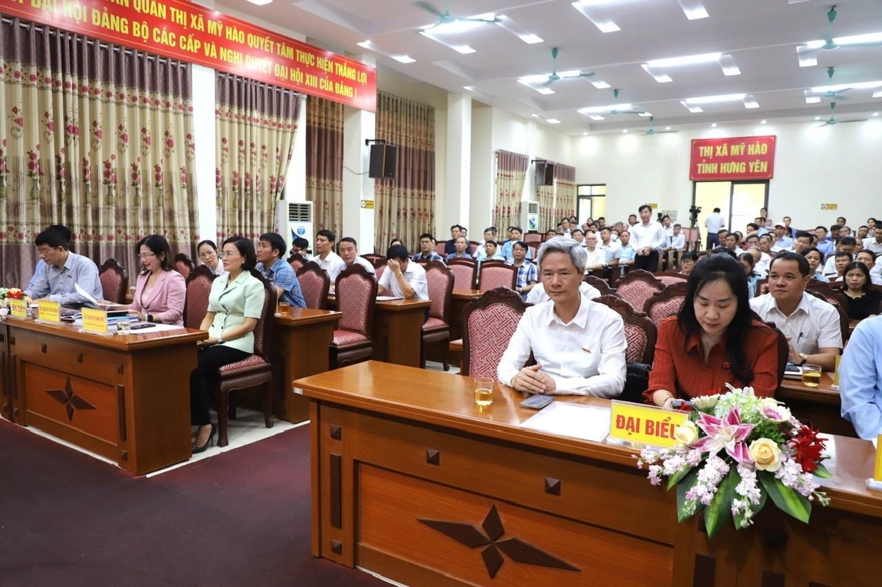 Đại biểu Quốc hội tỉnh Hưng Yên tiếp xúc cử tri trước kỳ họp thứ 9