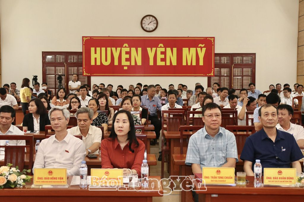 Đoàn đại biểu Quốc hội tỉnh tiếp xúc cử tri  huyện Yên Mỹ