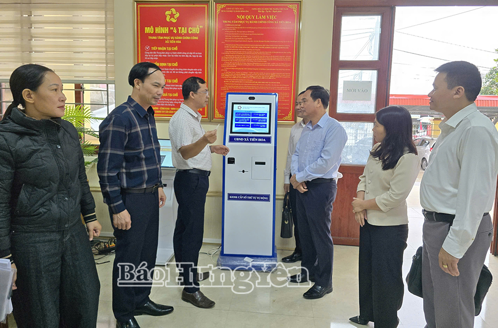 Ban Pháp chế HĐND tỉnh: Khảo sát việc bố trí biên chế cán bộ, công chức, viên chức, lao động hợp đồng tại xã Tiên Hoa
