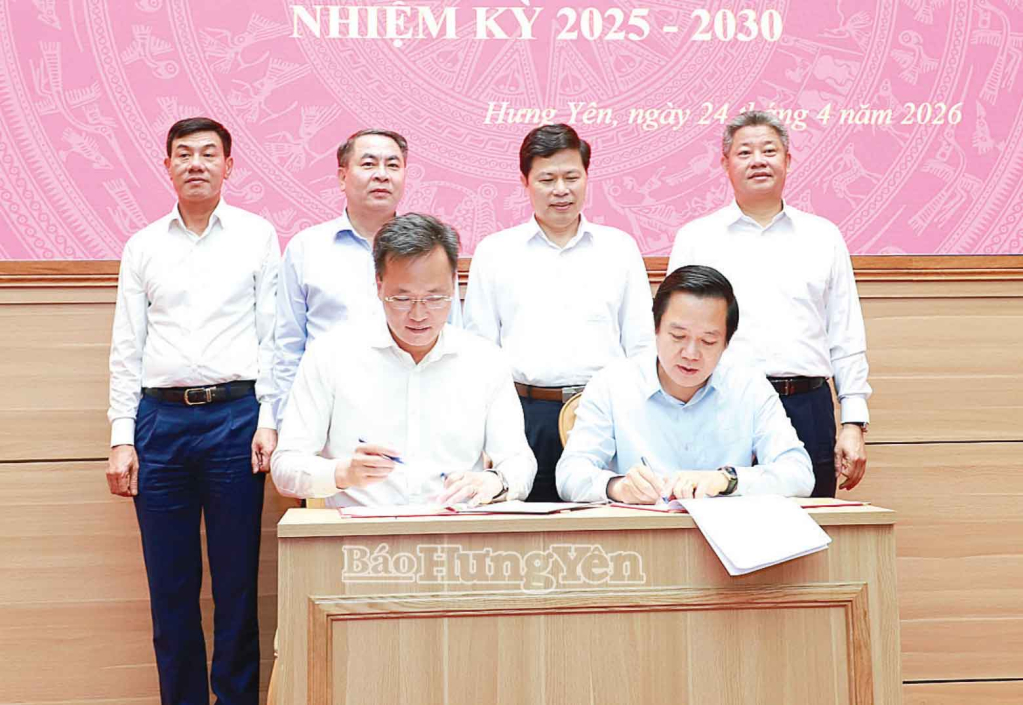 Bàn giao nhiệm vụ Bí thư Tỉnh ủy Hưng Yên nhiệm kỳ 2025 - 2030
