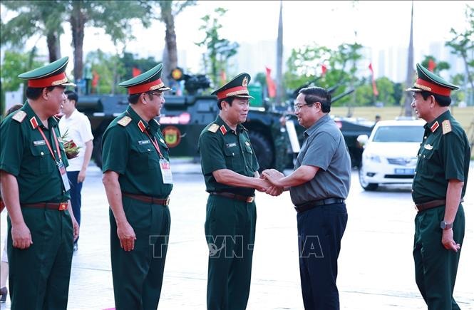 Thủ tướng Phạm Minh Chính: Đẩy mạnh nghiên cứu, ứng dụng khoa học, kỹ thuật phát triển công nghiệp quốc phòng