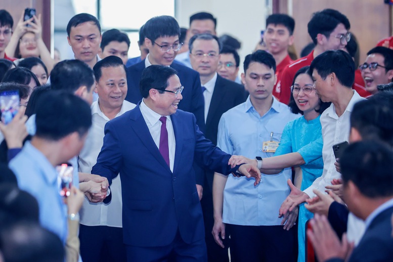 Thủ tướng: Khoa học công nghệ, đổi mới sáng tạo, chuyển đổi số không có giới hạn, biên giới, không phân biệt tuổi tác, giới tính, tôn giáo
