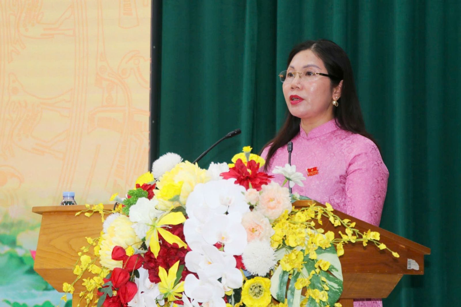 Phó Chủ tịch HĐND tỉnh Trần Thị Tuyết Hương dự Kỳ họp thứ Hai HĐND phường Phố Hiến khoá II, nhiệm kỳ 2026-2031