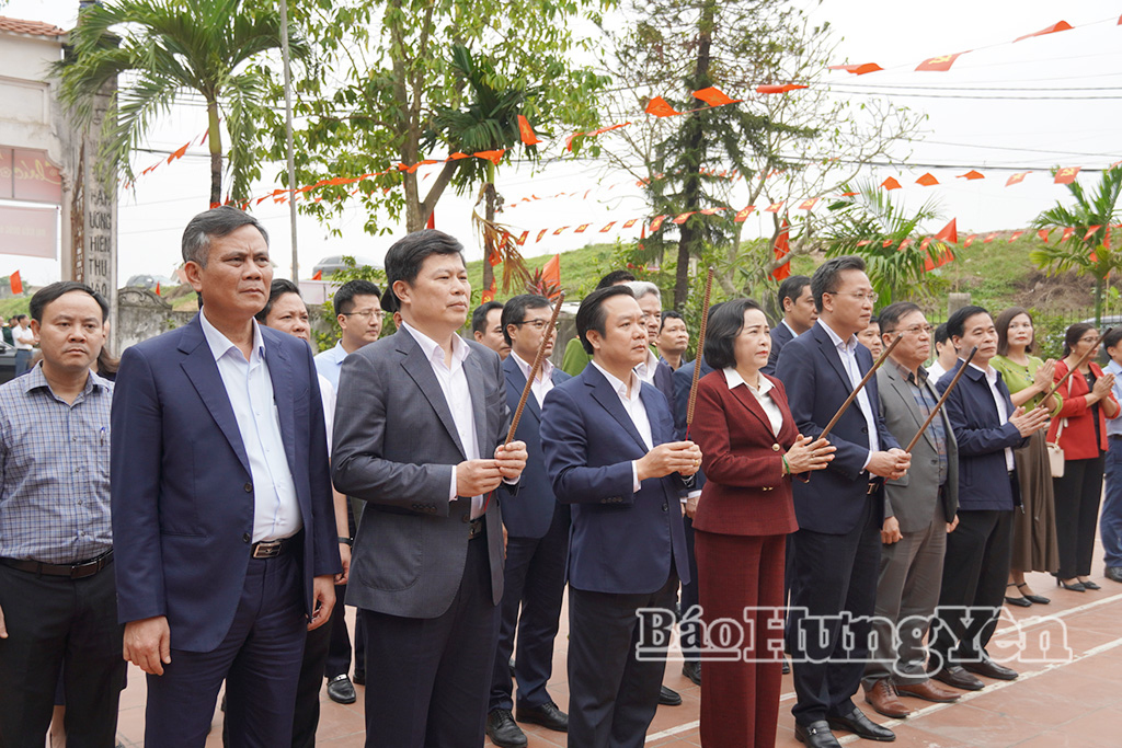 Phó Chủ tịch Quốc hội Nguyễn Thị Thanh giám sát, kiểm tra công tác bầu cử tại Hưng Yên