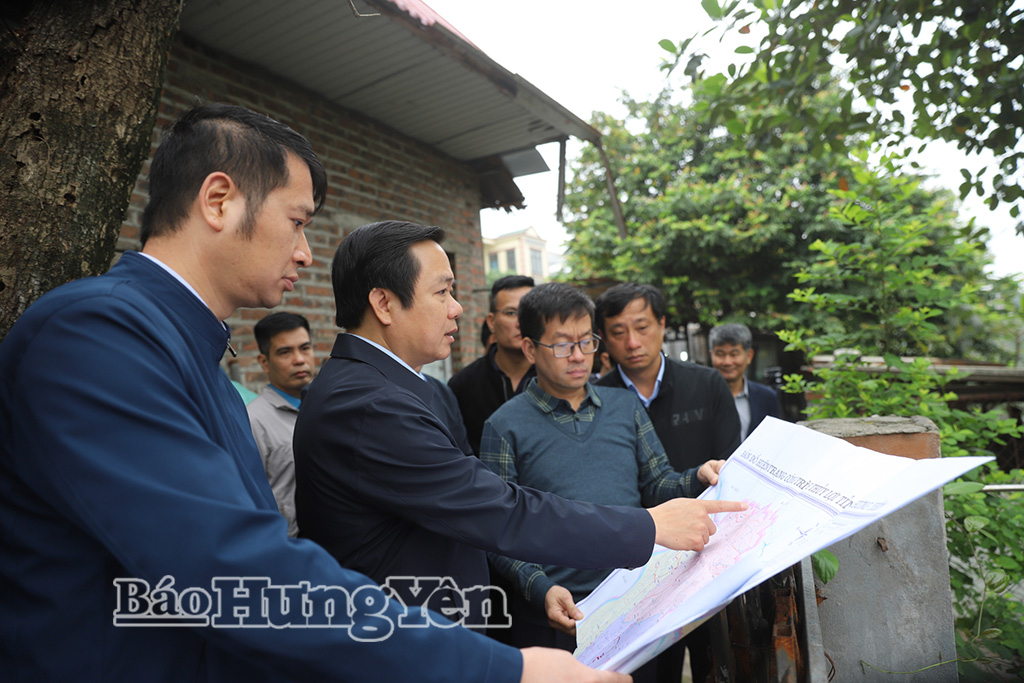 Chủ tịch UBND tỉnh Phạm Quang Ngọc kiểm tra các công trình thủy lợi