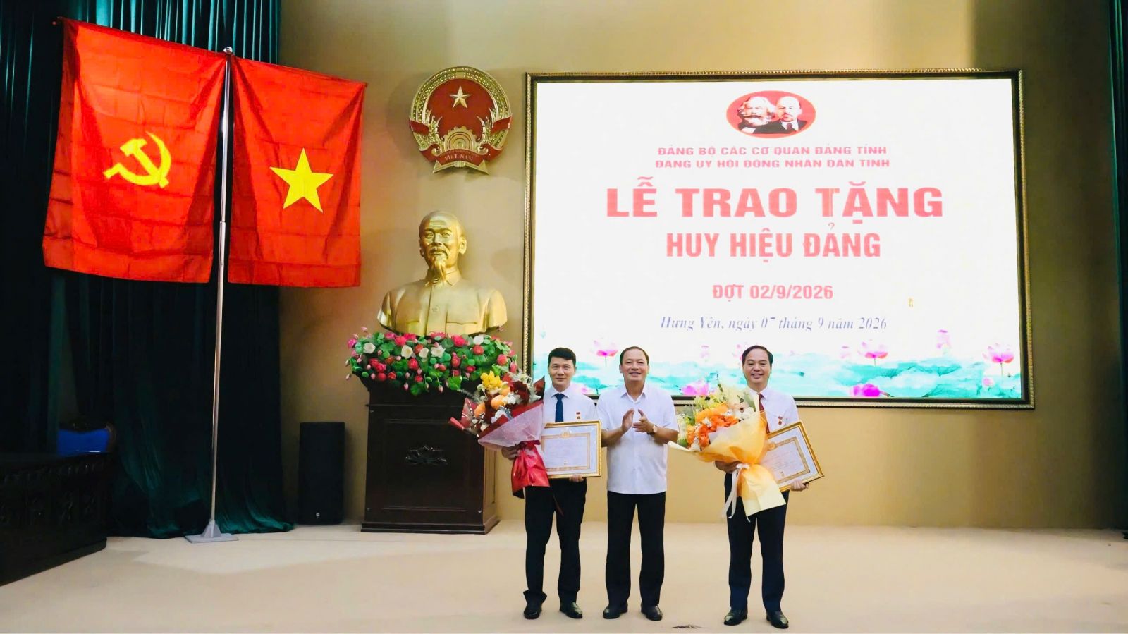 Đảng ủy HĐND tỉnh tổ chức trao tặng Huy hiệu Đảng đợt 02/9/2026
