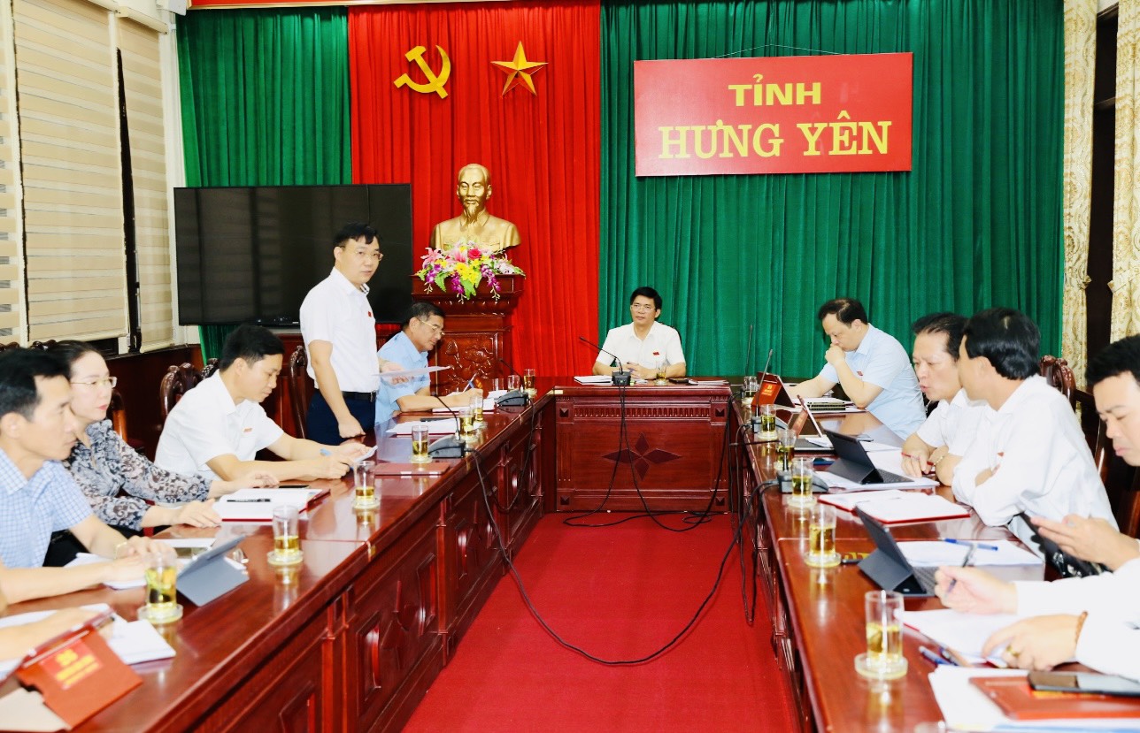   Phiên thảo luận Tổ tại Kỳ họp thường lệ giữa năm 2023 của HĐND tỉnh Hưng Yên khóa XVII, nhiệm kỳ 2021-2026