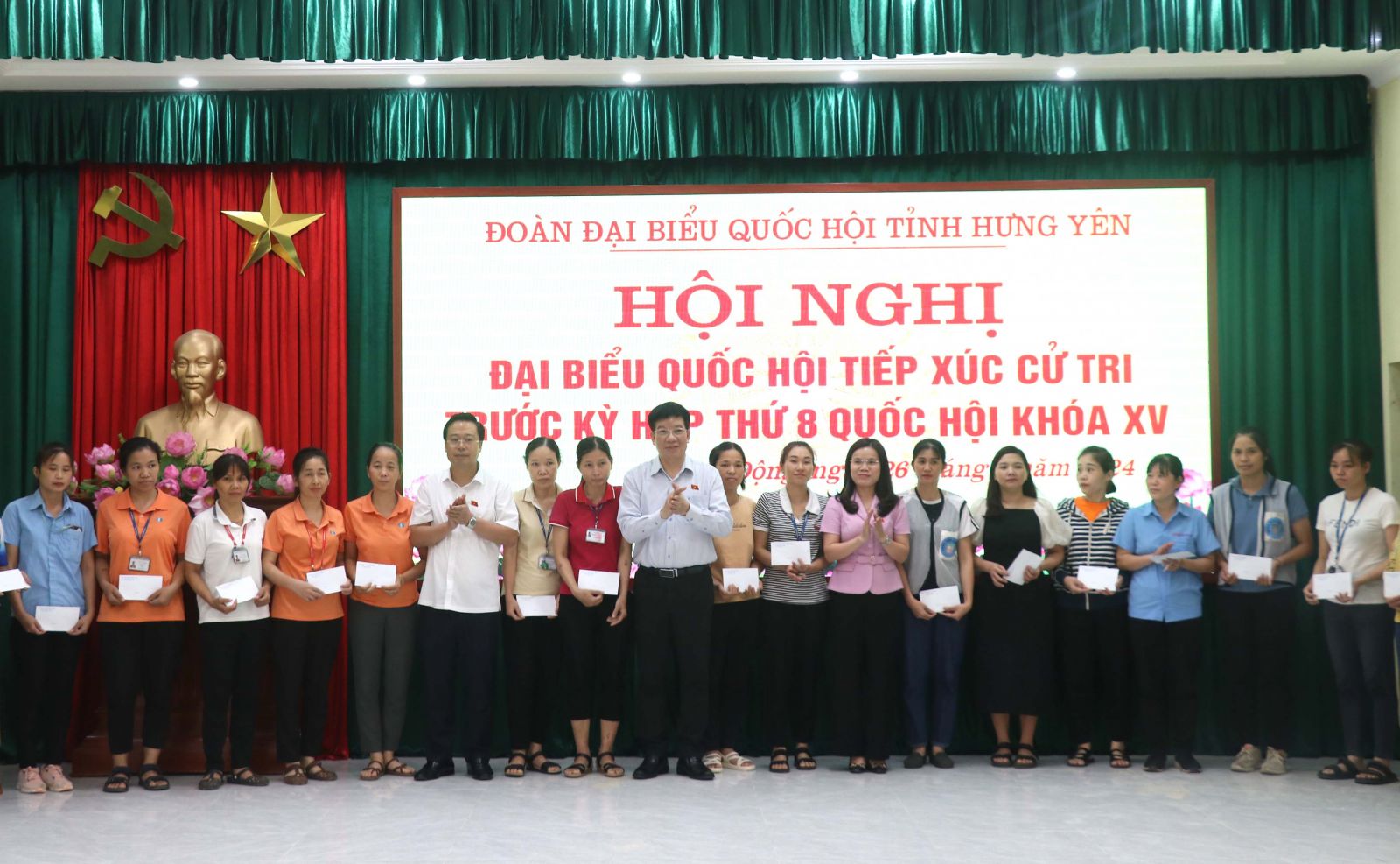   Đoàn đại biểu Quốc hội tỉnh tiếp xúc cử tri trước kỳ họp thứ 8 Quốc hội khóa XV tại huyện Phù Cừ và Kim Động