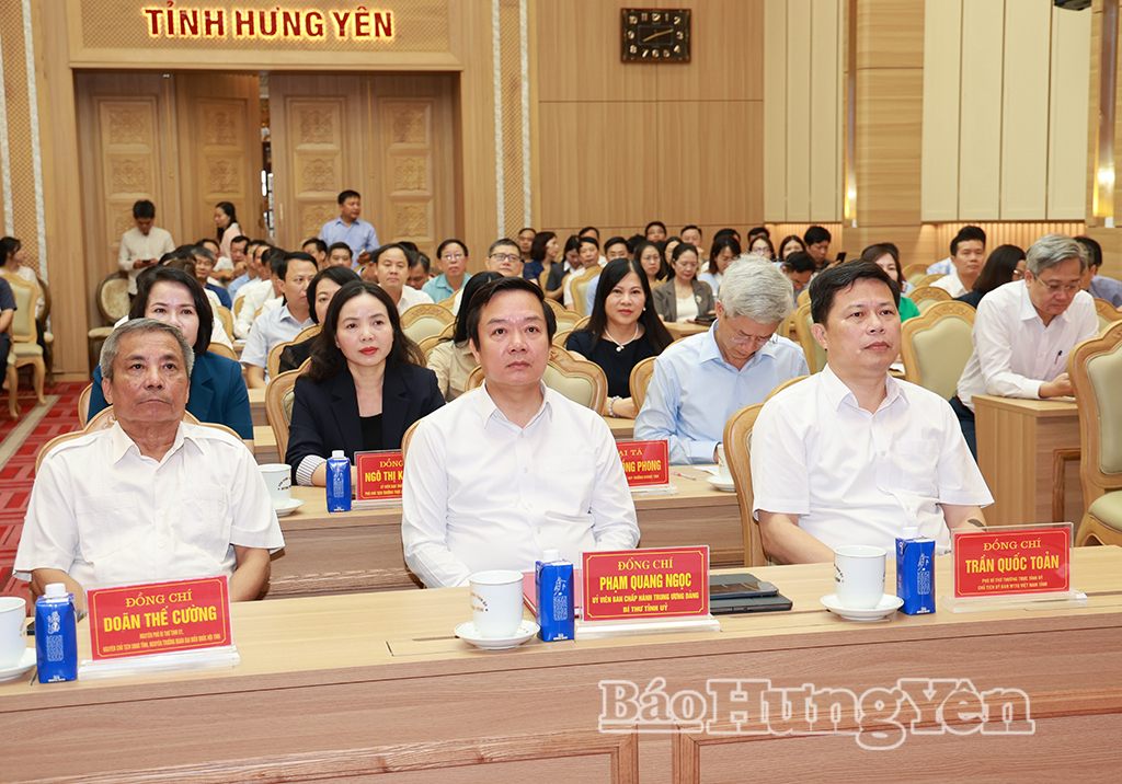 Hội nghị toàn quốc nghiên cứu, học tập, quán triệt và triển khai thực hiện Nghị quyết Hội nghị lần thứ tư Ban Chấp hành Trung ương Đảng khóa XIV